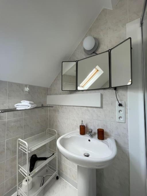 Gite Omaha 3 Etoiles - La Ferme Delaunay Saint-Come-du-Mont Buitenkant foto